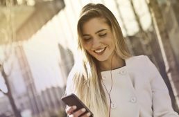 ¿QUÉ NECESITAS SABER SOBRE WEBS Y APLICACIONES DE RELACIONAMIENTOS?